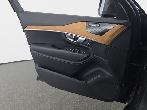 Used 2024 Volvo XC90 T8 Plus AWD/4WD image 27