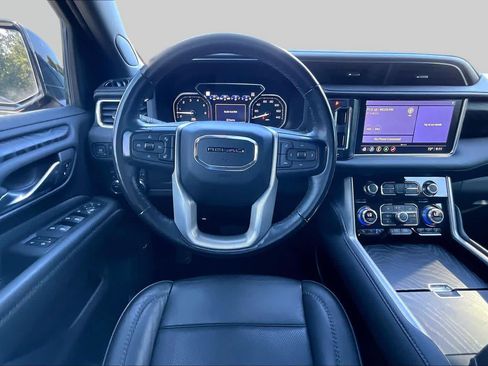 Used 2021 GMC Yukon Denali AWD/4WD image 5