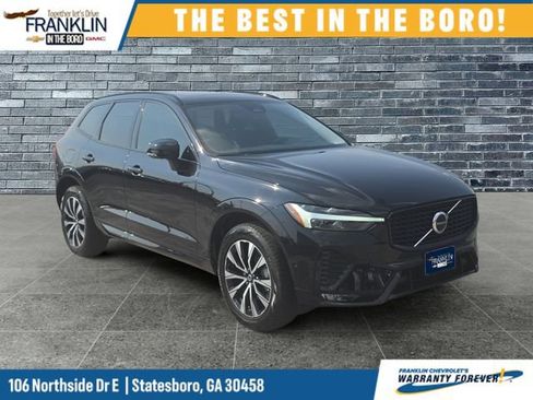 Used 2025 Volvo XC60 B5 Plus AWD/4WD image 8