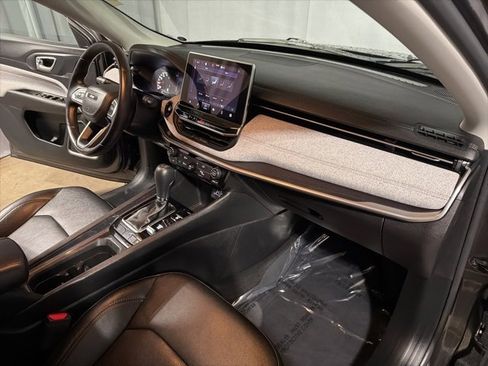 Used 2022 Jeep Compass Latitude image 21