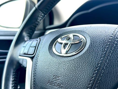 Used 2018 Toyota Highlander Plus image 31