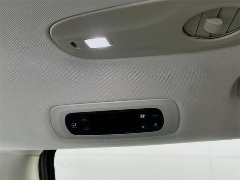 Used 2017 Chrysler Pacifica Touring-L w/ Tire & Wheel Group image 24