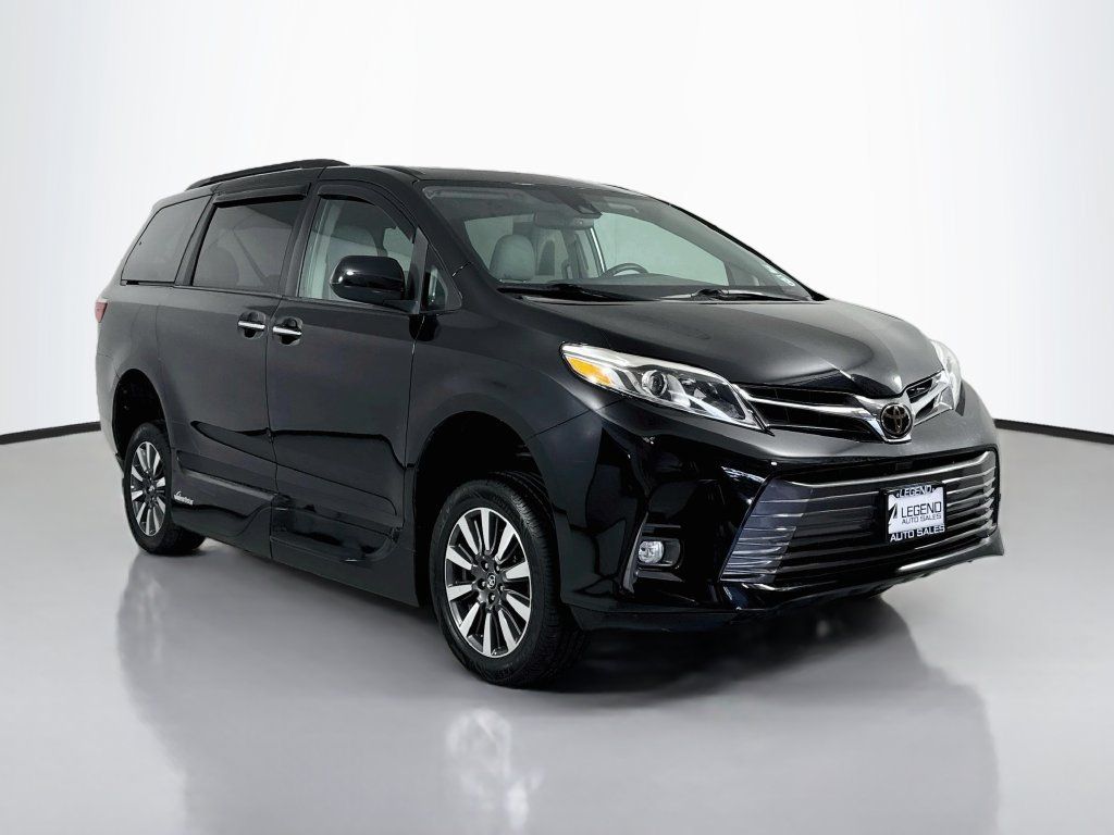 Used 2018 Toyota Sienna Limited FWD image 4