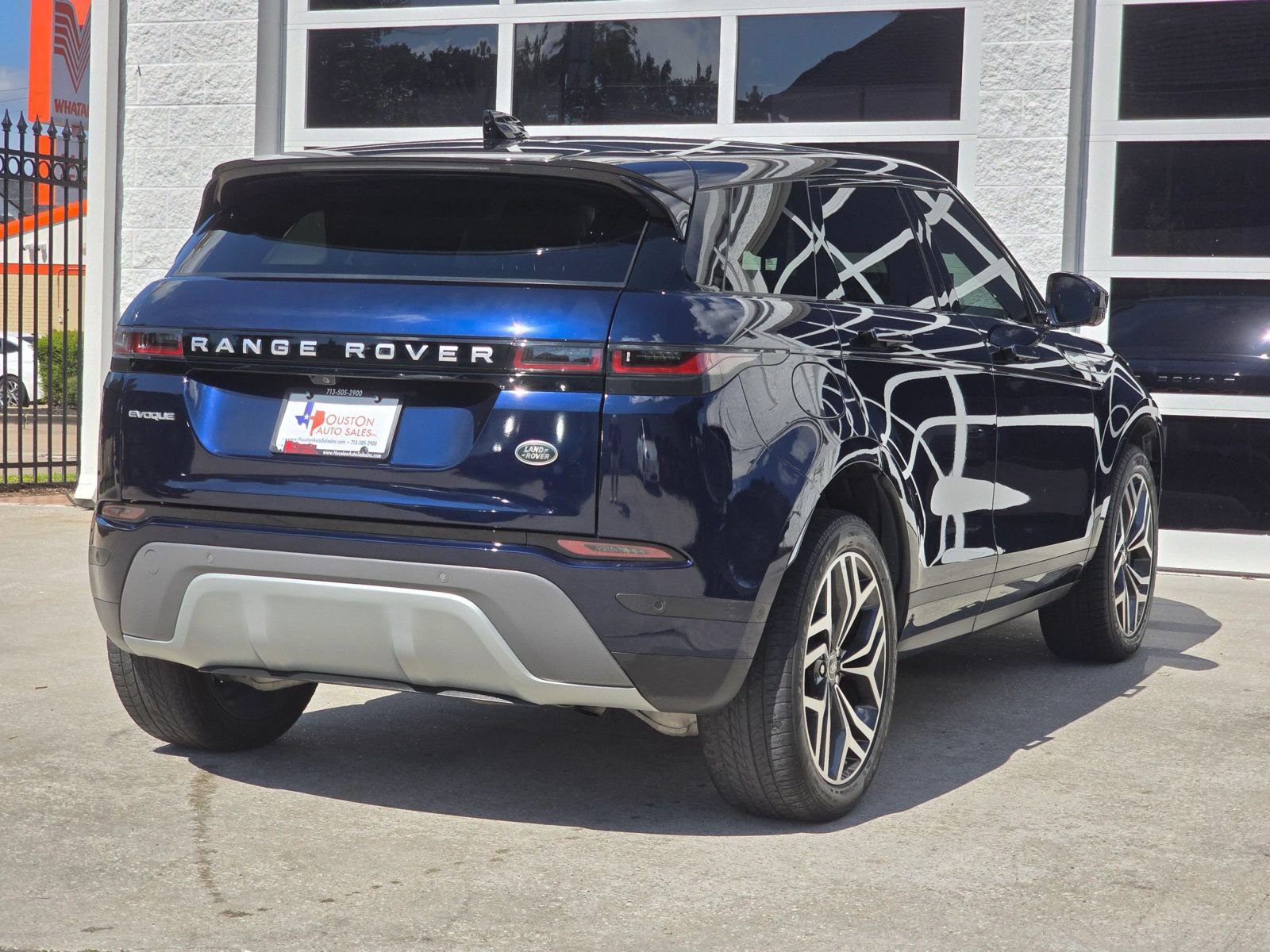 Used 2021 Land Rover Range Rover Evoque SE AWD/4WD image 4