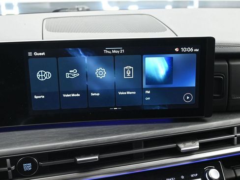 Used 2025 Hyundai Santa Fe Limited AWD/4WD image 17