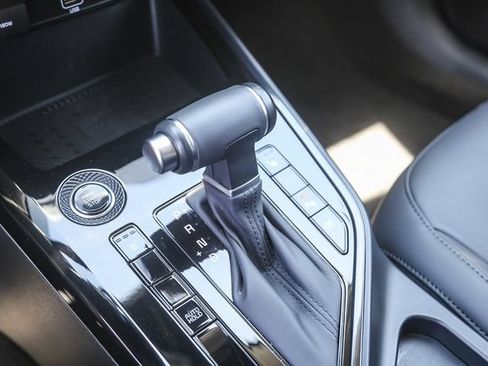 Certified 2025 Kia Niro EX FWD image 20