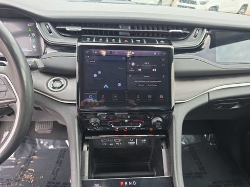 Used 2023 Jeep Grand Cherokee 4WD 4xe image 16
