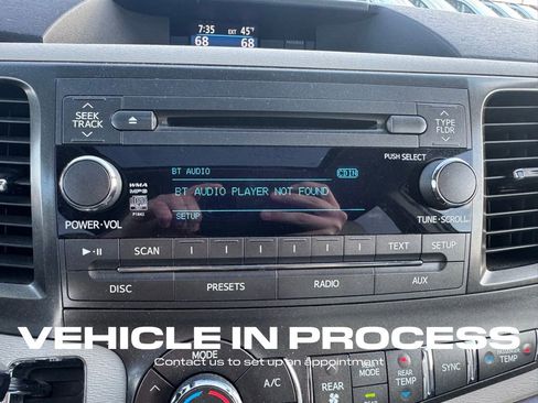 Used 2012 Toyota Sienna XLE image 21