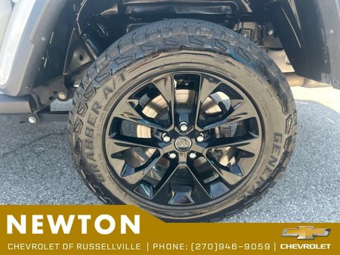 Used 2025 Jeep Gladiator Sport AWD/4WD image 40