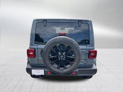 Used 2025 Jeep Wrangler Unlimited Sahara w/ Safety Group AWD/4WD image 7