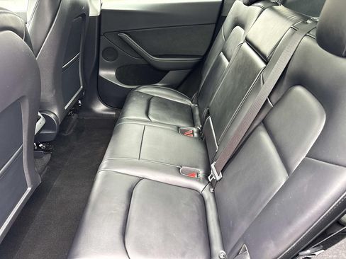 Used 2024 Tesla Model Y Long Range AWD/4WD image 33