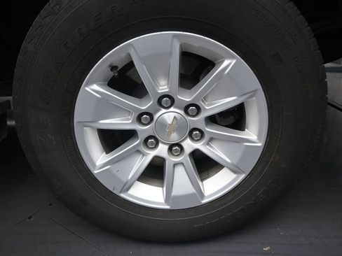 Used 2023 Chevrolet Silverado 1500 LT RWD image 10