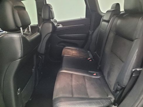 Used 2019 Jeep Grand Cherokee Laredo w/ Laredo X Package image 18