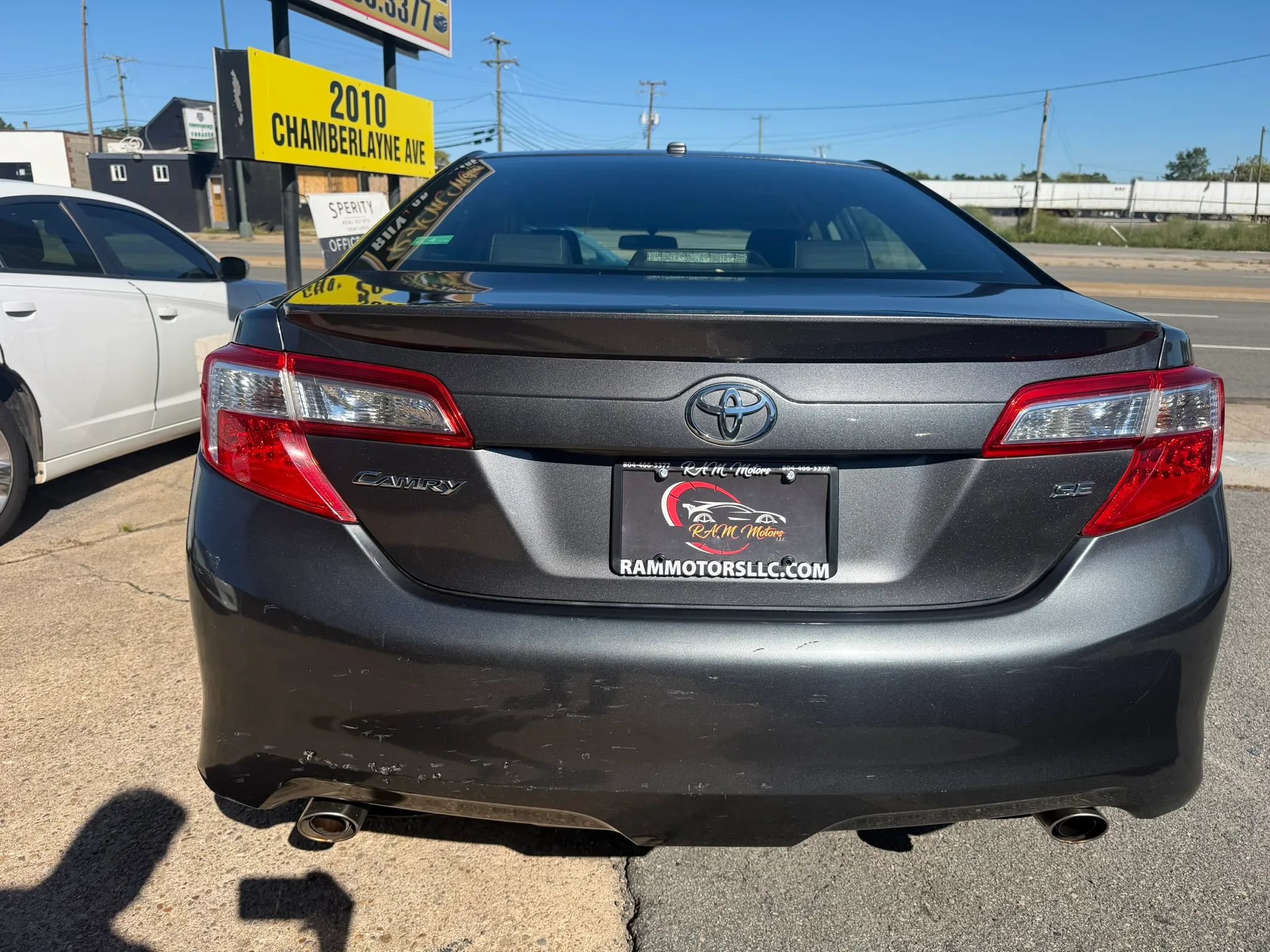 Used 2012 Toyota Camry SE FWD image 3