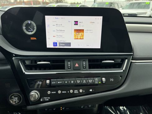 Used 2023 Lexus ES 350 F Sport image 18