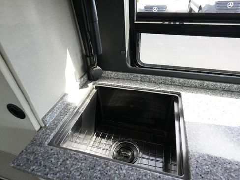 Used 2022 Mercedes-Benz Sprinter 144 Cargo image 21