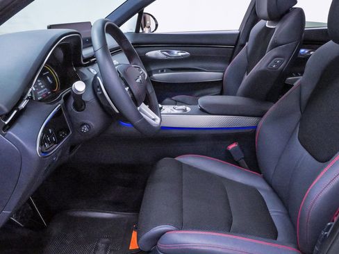 Certified 2025 Genesis GV70 3.5T Sport AWD/4WD image 9