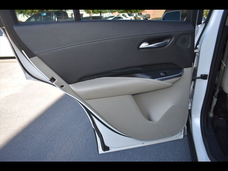 Used 2020 Cadillac XT4 Premium Luxury FWD image 21