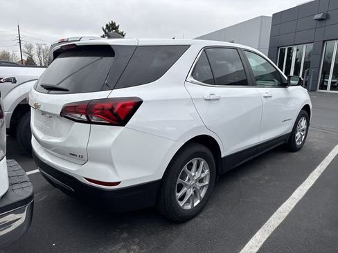Used 2022 Chevrolet Equinox LT image 3