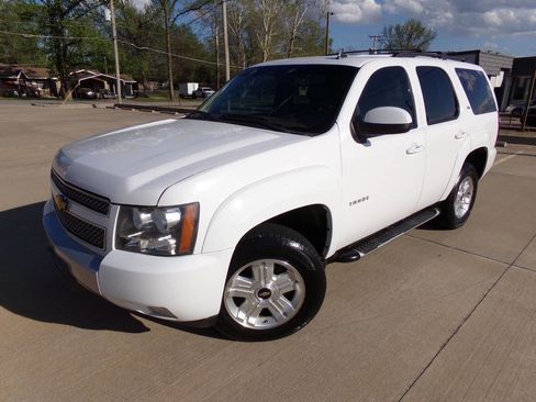 Used 2012 Chevrolet Tahoe LT w/ Suspension Package, Off-Road image 3