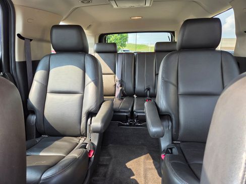 Used 2013 Cadillac Escalade ESV Luxury RWD image 8