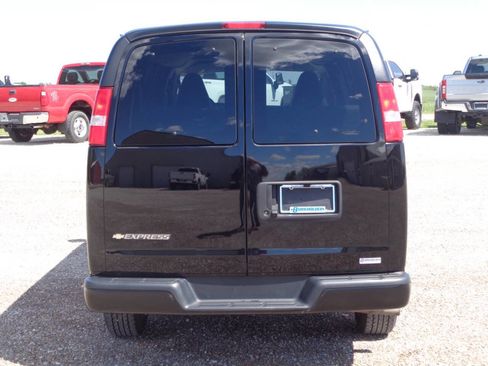 Used 2018 Chevrolet Express 2500 LS w/ Driver Convenience Package RWD image 6