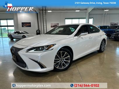 Used 2020 Lexus ES 300h w/ Premium Package