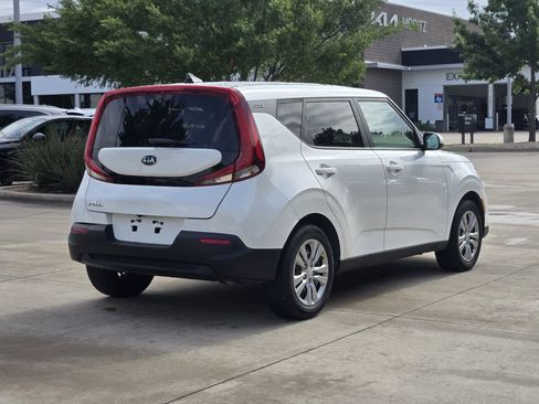 Used 2020 Kia Soul LX FWD image 4
