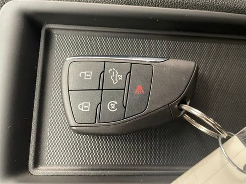 Certified 2022 Chevrolet Silverado 1500 LT Trail Boss w/ Convenience Package II AWD/4WD image 28