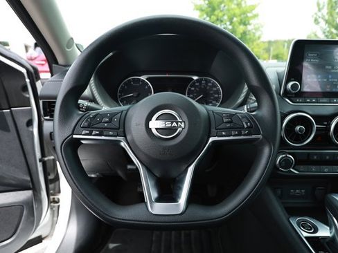 Used 2024 Nissan Sentra SV FWD image 11