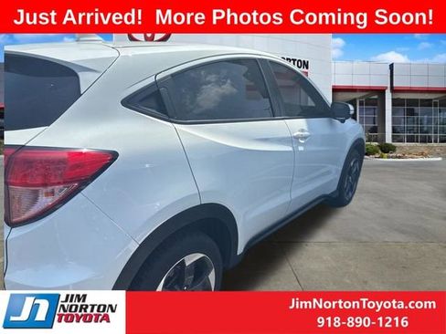 Used 2018 Honda HR-V EX image 4