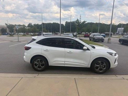 Used 2023 Ford Escape ST-Line Select w/ Tech Pack #1 AWD/4WD image 5