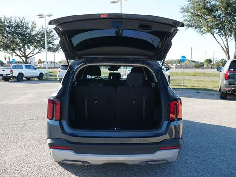 Used 2024 Kia Sorento LX image 9