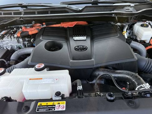 Used 2024 Toyota Tundra Limited AWD/4WD image 37