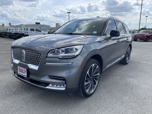 Used 2024 Lincoln Aviator Reserve w/ Equipment Group 201A image 8