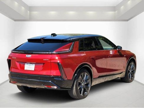 New 2026 Cadillac Lyriq Signature Sport image 4