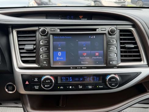 Used 2016 Toyota Highlander Limited AWD/4WD image 17