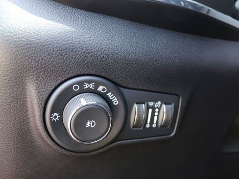 Used 2022 Jeep Compass Limited AWD/4WD image 17