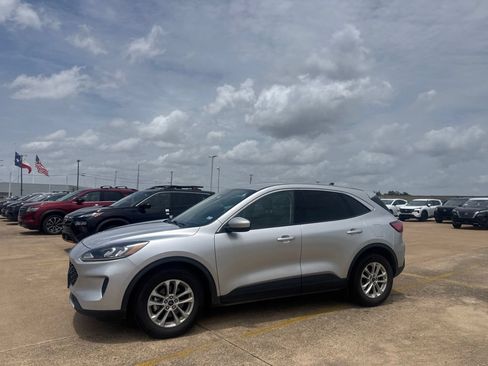 Used 2020 Ford Escape SE FWD image 10