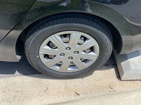 Used 2021 Kia Rio LX FWD image 9
