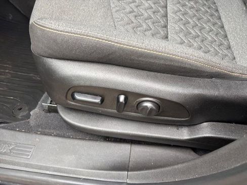 Used 2022 Chevrolet Equinox LT image 12