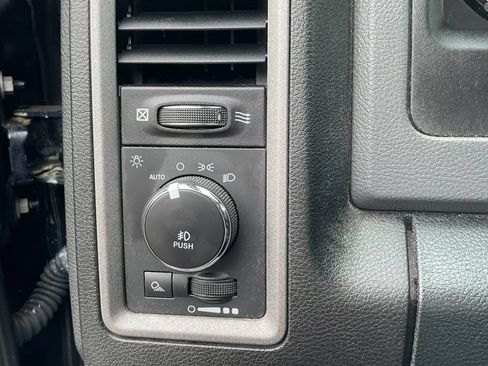 Used 2017 RAM 1500 Express AWD/4WD image 15