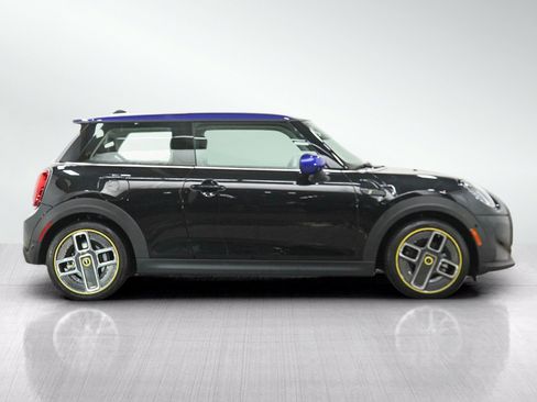 Used 2024 MINI Cooper SE FWD image 6