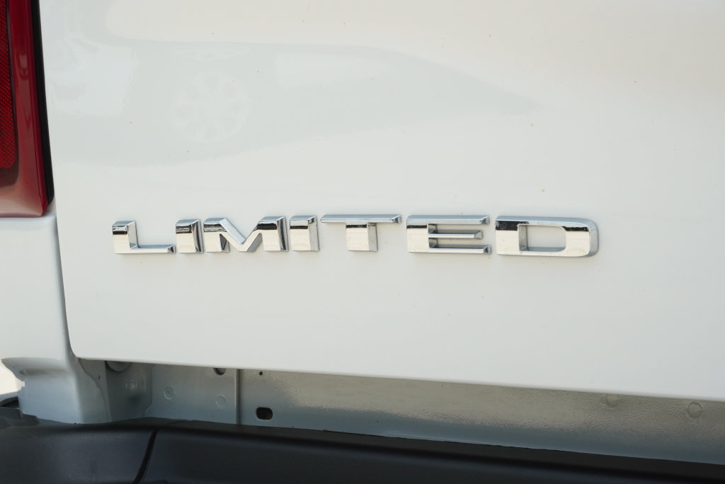 Used 2026 RAM 2500 Limited AWD/4WD image 11