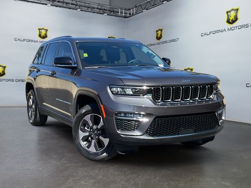 Used 2023 Jeep Grand Cherokee 4WD 4xe image 3