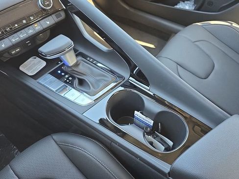 New 2026 Hyundai Elantra Limited FWD image 35