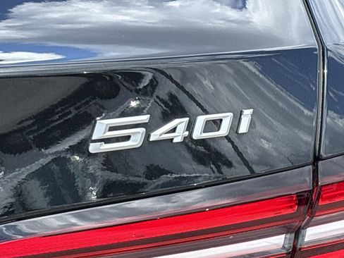 Used 2024 BMW 540i xDrive w/ M Sport Package AWD/4WD image 10