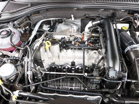 Used 2021 Volkswagen Jetta SE w/ SE Cold Weather Package image 28