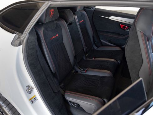 Used 2023 Lamborghini Urus Performante AWD/4WD image 60