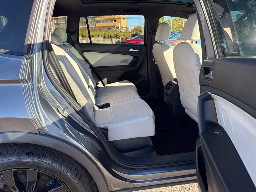 Used 2021 Volkswagen Tiguan SE R-Line AWD/4WD image 6
